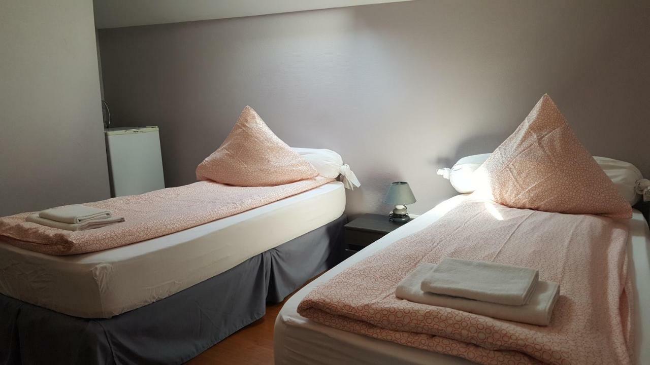 Le Relais Bleu Hotell Le Blanc-Mesnil Exteriör bild